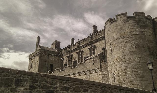 Vtierka Castle: Krimi-komediálni herci odhaľujú zákulisie